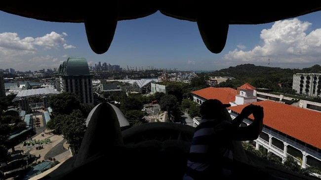 Otoritas Singapura dikabarkan menolak masuk seorang eks-tersangka teroris asal Australia, Zeky Mallah, Kamis (7/6).