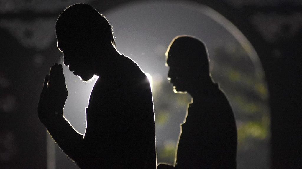 Bacaan Dzikir Harian Bulan Rajab: Arab, Latin, dan Artinya