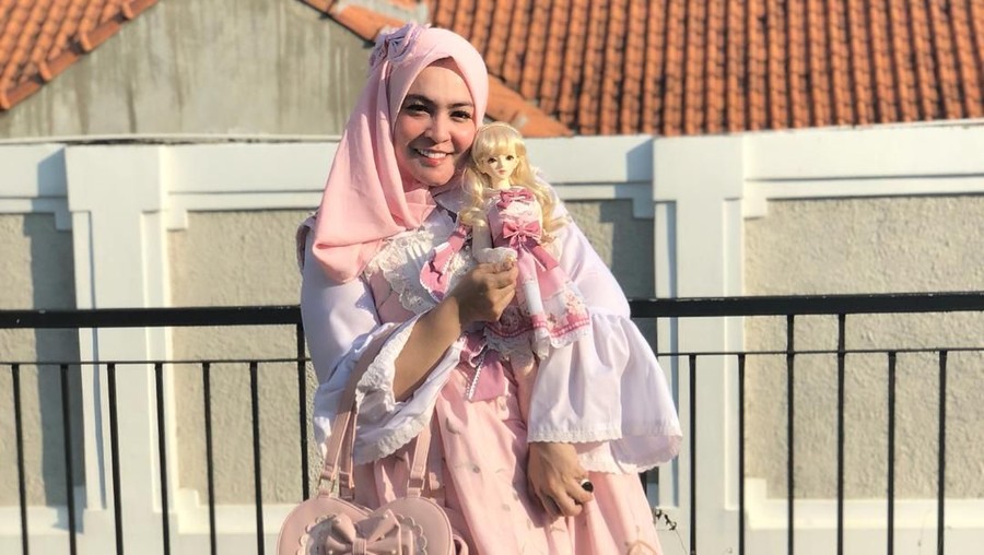 Gaya Hijab Astrid Kuya Boneka Lolita Gaya Hijab Astrid Kuya Boneka Lolita