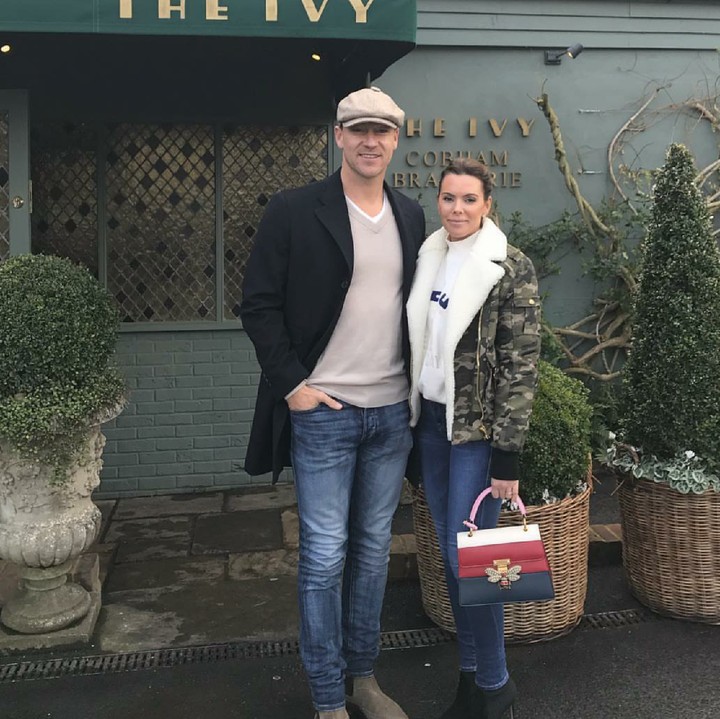 <p>Biar tetap romantis, Terry juga sesekali makan bareng cuma berdua sang istri. (Foto: Instagram/johnterry)</p>