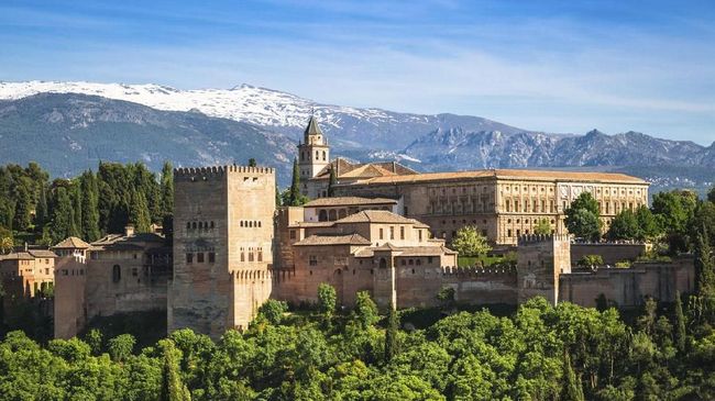 Kota Granada di Spanyol merupakan salah satu pusat penyebaran Islam di Eropa. Masjid ini menjadi salah satu buktinya.
