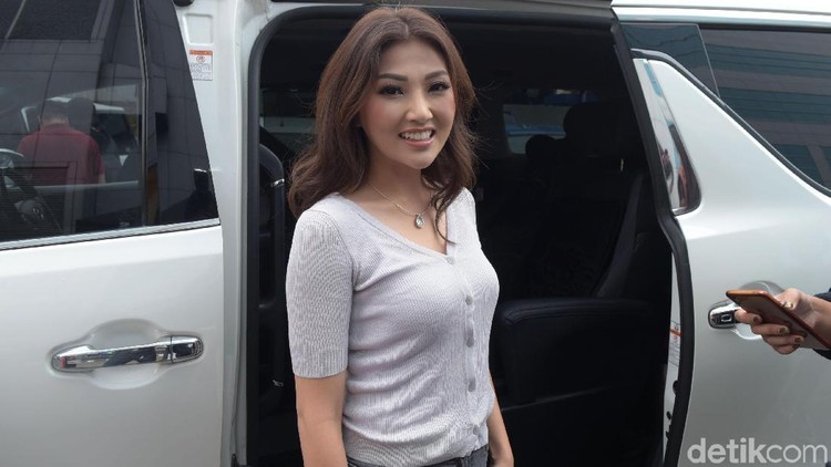 Mendiang Julia Perez atau Jupe punya amanat yang membuat Sarwendah kini jadi duta cegah kanker serviks.
