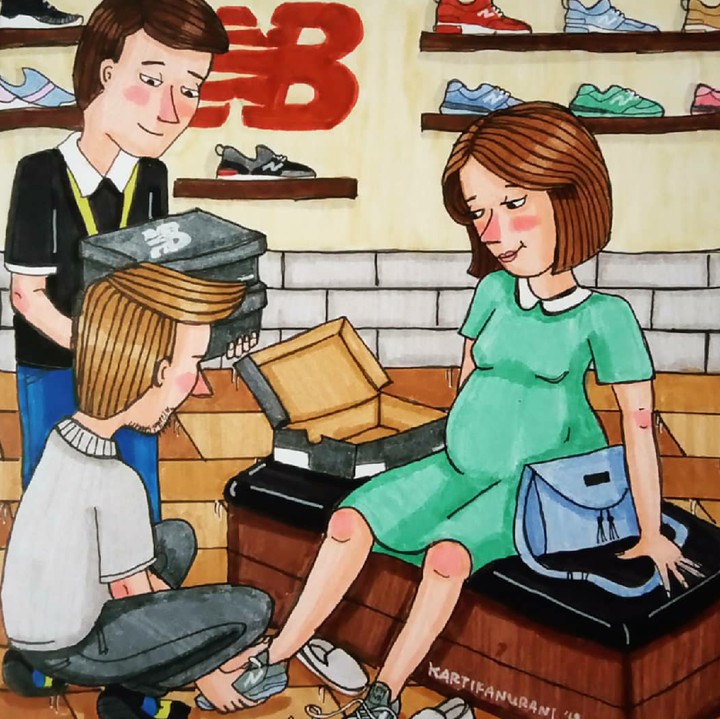 <p>Ukuran sepatu bertambah saat hamil. Pas dibelikan sepatu, eh susah mau mencobanya. Iya, soalnya kalau bungkuk terhalang perut. Siapa Bunda yang merasakan ini? (Foto: Instagram/kartikanurani)</p>