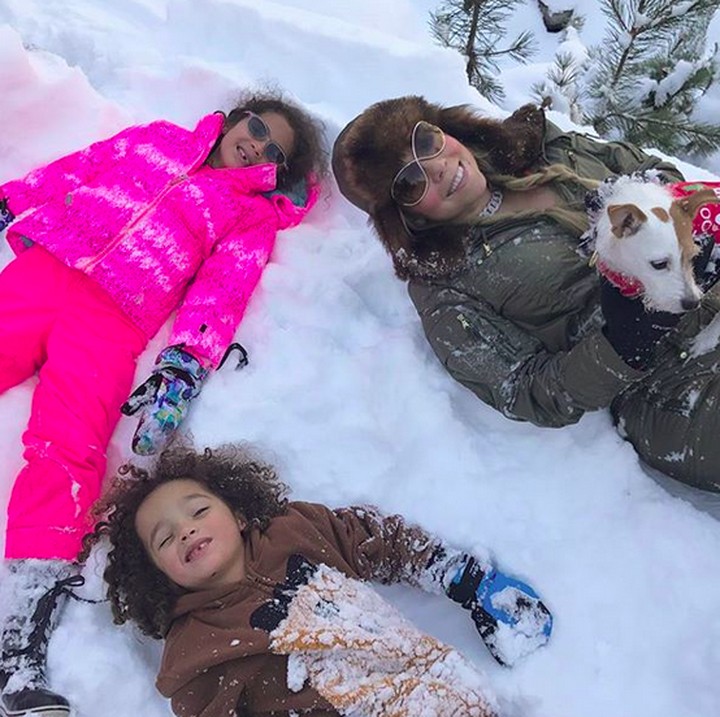 <p>Mariah bersama si kembar Moroccan dan Monroe yang sekarang berumur 7 tahun. Moroccan dan Monroe adalah buah hati Mariah dari pernikahannya dengan Nick Cannon. (Foto: Instagram/ @mariahcarey)</p>