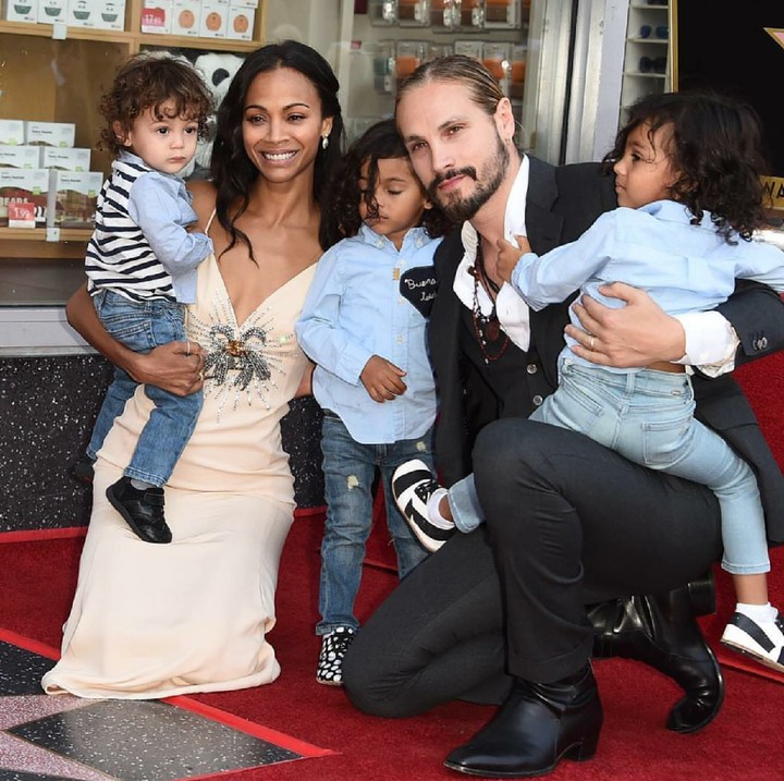 <p>Bunda pasti tahu aktris Zoe Saldana. Ya, pemeran Gamora di 'Avengers: Infinity War' ini punya tiga anak yang menggemaskan. Dengan rambut keriting, si kecil makin cute dan lucu. (Foto: Instagram/zoesaldana via justjared)</p>