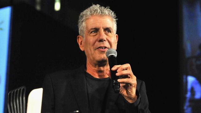 Anthony mewariskan poin frequent flyer kepada istri keduanya, Octavia Busia-Bourdain.