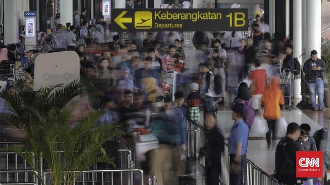 Jumlah penumpang sepanjang arus mudik dan arus balik Lebaran tahun ini menembus angka 3 juta, naik 5,82 persen dibanding tahun lalu.