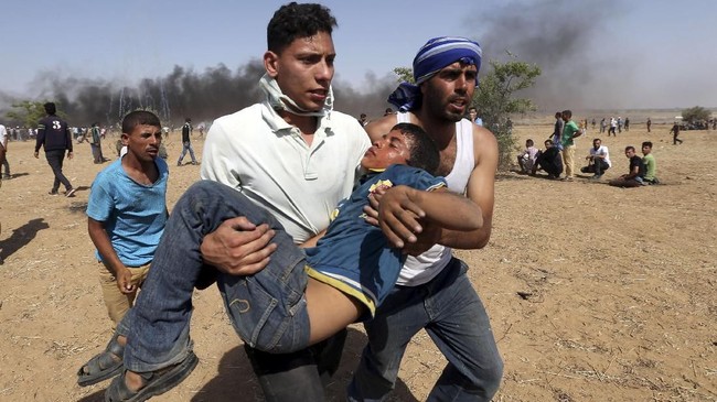 Pasukan Israel dilaporkan kembali menembak mati satu warga Palestina di tengah bentrokan di perbatasan dengan Jalur Gaza pada Minggu (23/9).