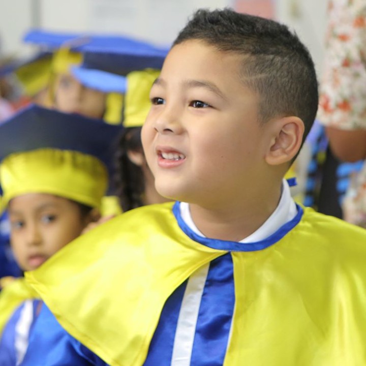 <p>Kellen Alexander Lemos adalah anak bungsu pasangan Raul Lemos dan Krisdayanti. Baru-baru ini Kellen baru saja lulus preschool lho. (Foto: Instagram @kellen.12)</p>