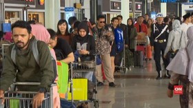 VIDEO: Antrean Panjang di Bandara Soekarno-Hatta