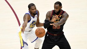 LeBron James Resmi Gabung Los Angeles Lakers