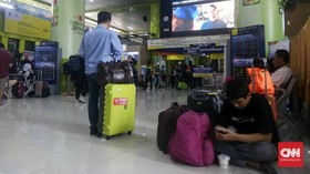 Rela Bergadang demi Pulang Kampung Pakai Kereta Api