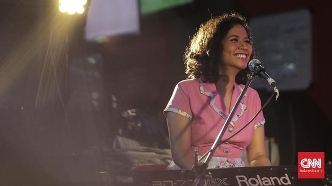 NonaRia tengah menyiapkan album kedua, yang tema lagu-lagunya bakal diangkat dari fenomena sosial, seperti pelecehan seksual yang pernah mereka alami sendiri.