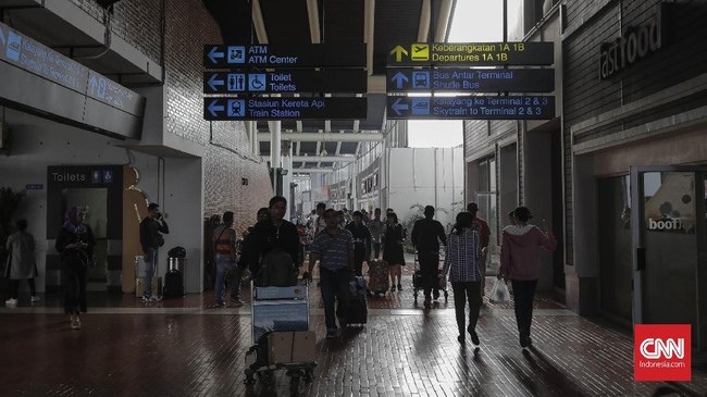 Airnav mengklaim terjadi penurunan frekuensi penerbangan hingga 15 persen, yaitu dari 1.000-1.100 penerbangan per hari menjadi hanya 850 penerbangan saat ini.