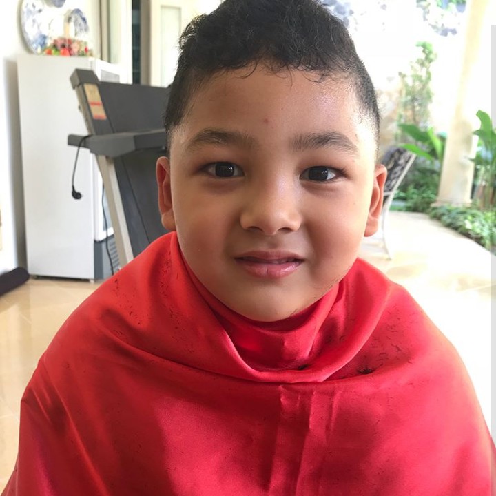<p>Mau cukur rambut dulu ya, biar makin keren. (Foto: Instagram @kellen.12)</p>