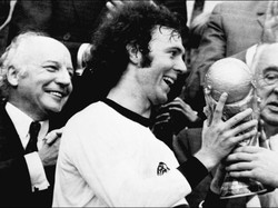 Franz Beckenbauer Der Kaiser Meninggal Dunia, Ini Riwayat Sakitnya