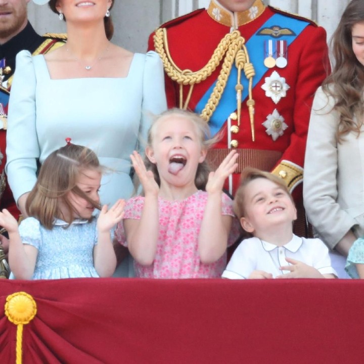 <p>Hmm, sapuan angin bikin rambut Putri Charlotte menutupi wajahnya. (Foto: getty images)</p>