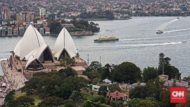 Tidak sedikit wisatawan yang menghabiskan waktu untuk mengeksplorasi kawasan urban di penjuru dunia.