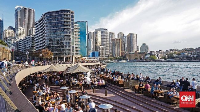 Sydney mengajarkan saya untuk hidup mandiri sampai mengenal karakter cowok yang baik.