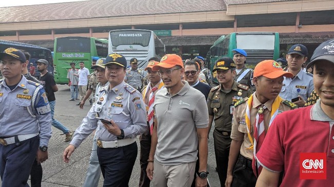 Wakil Gubernur DKI Jakarta Sandiaga Uno meminta perusahaan otobus (PO) untuk tidak mengangkut penumpang di terminal bayangan, jika nekat akan ditindak tegas.