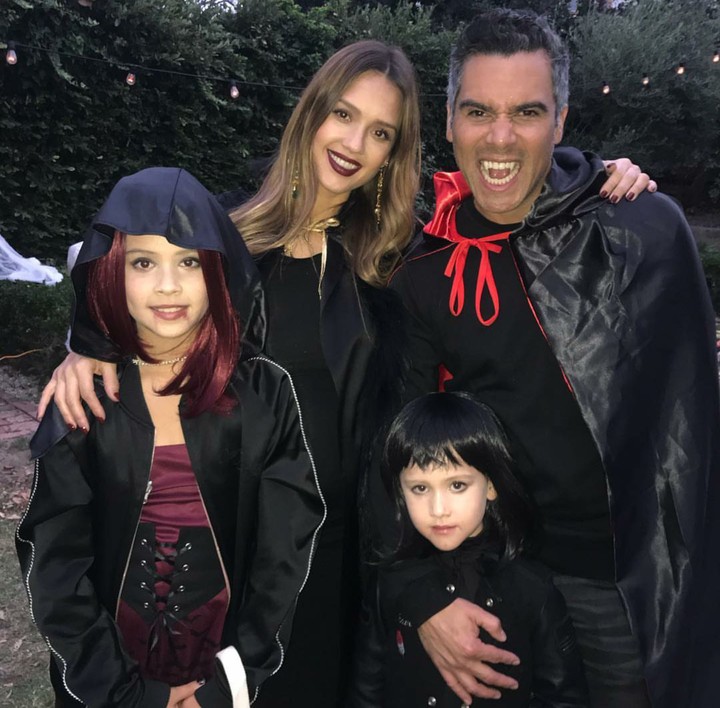 Momen Manis Jessica Alba bersama Anak-anaknya