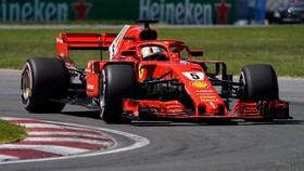 Vettel Raih Pole di GP Kanada Usai Kalahkan Hamilton