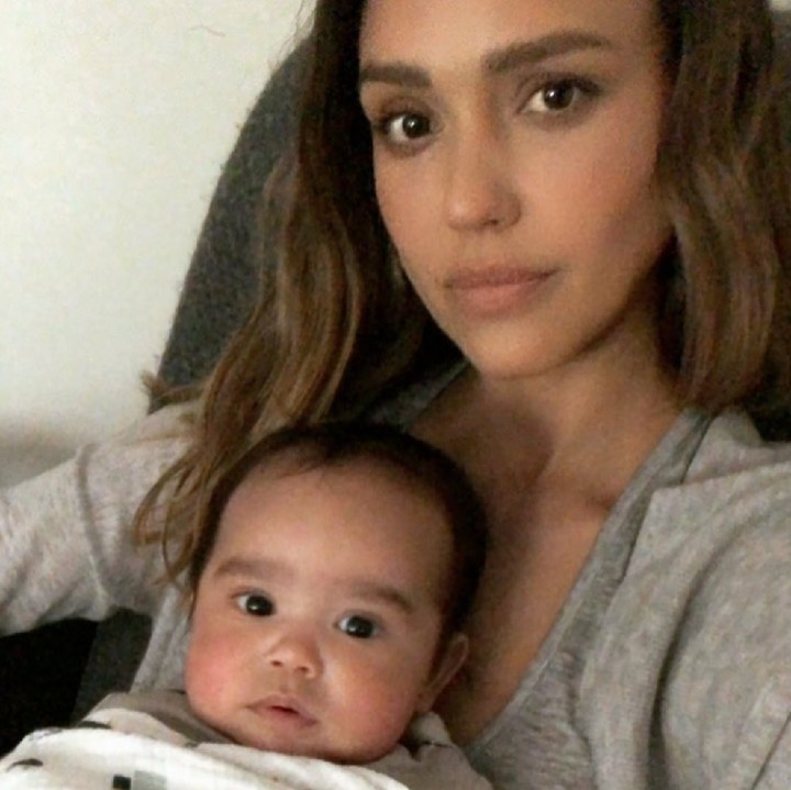 <p>Hayes yang umurnya masih 5 bulan menggemaskan banget deh. (Foto: Instagram/jessicaalba)</p>