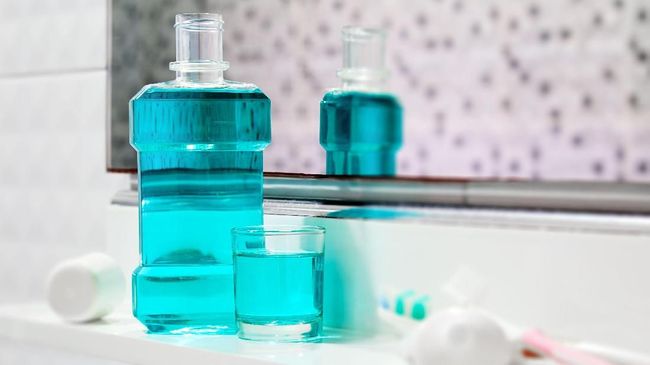 Lembaga riset Nielsen dalam survei terbarunya menemukan bahwa obat kumur menjadi produk yang paling banyak dibeli masyarakat di bulan puasa Ramadan.
