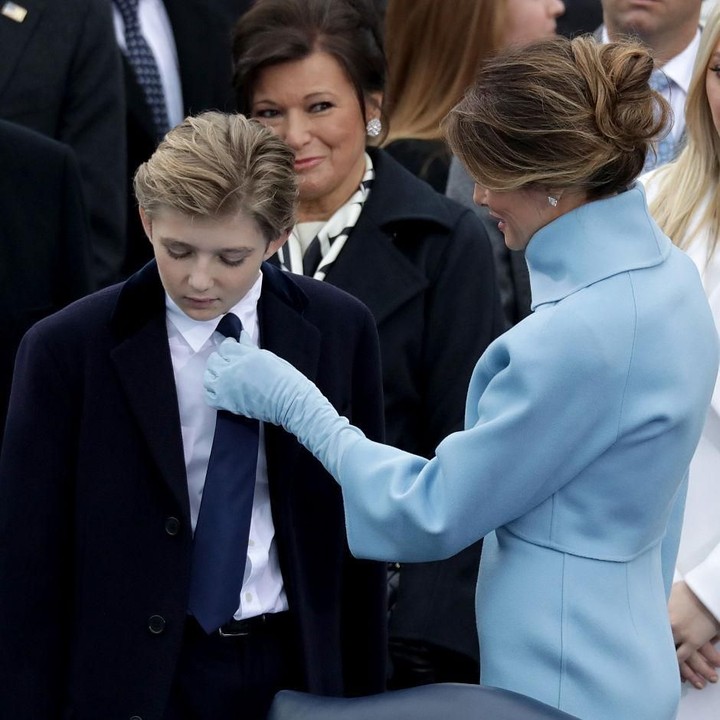 <p>Saat ini Barron Trump berumur 12 tahun. Usianya terpaut 29 tahun dari saudara tertuanya, Donald Trump, Jr.<br /><br /></p>