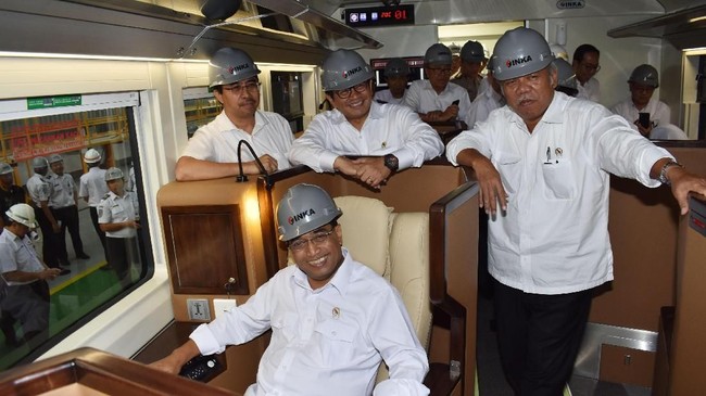 KAI bakal mulai mengoperasikan kereta dengan fasilitas tempat tidur (sleeper class) untuk melayani mudik Lebaran mulai besok, Selasa (12/6).