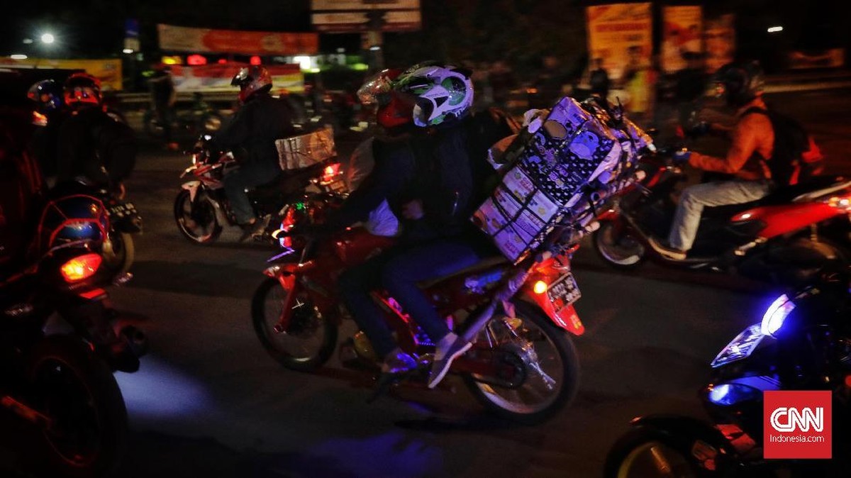 FOTO: Laju Roda Dua di Jalur Mudik
