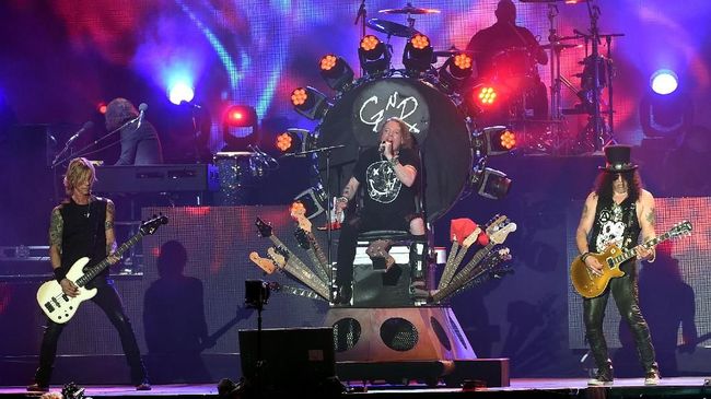 Pihak promotor konser Guns N' Roses di Jakarta pada November 2018 mengumumkan band legendaris itu bakal manggung di Stadion GBK dan tiket dijual mulai 27 Juni.
