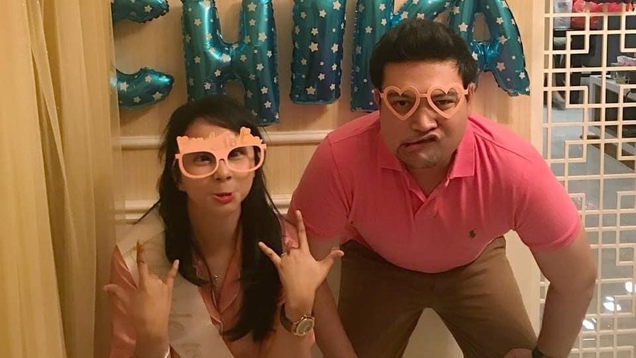 Chikita Meidy sedang berbadan dua dan menikmati waktunya bersama suami.
