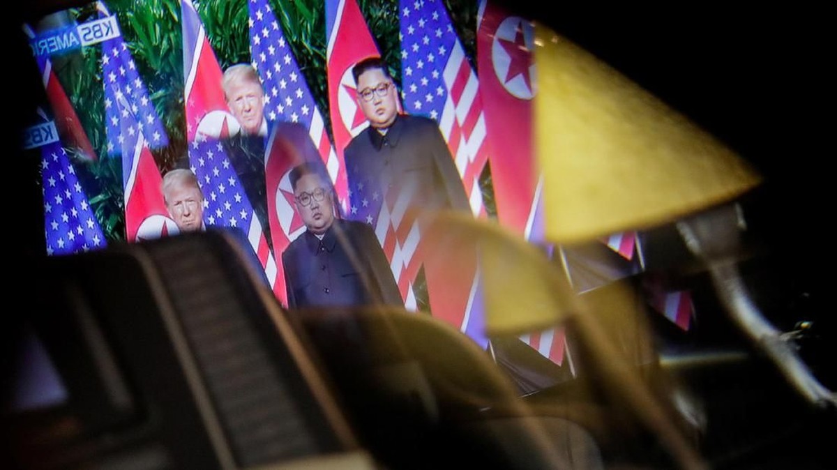 FOTO: Dunia Sambut Pertemuan Kim Jong-un dan Donald Trump