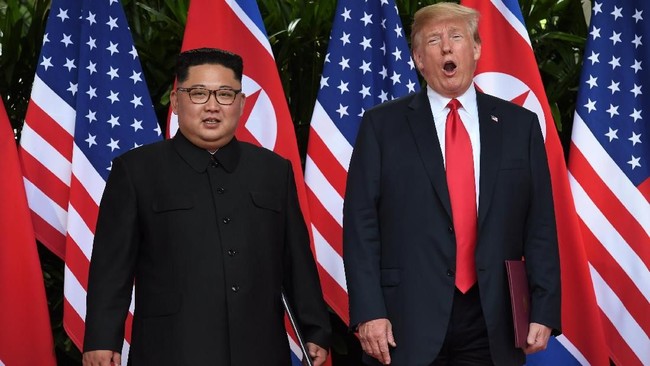 Awal tahun depan Presiden AS Donald Trump berencana melakukan pertemuan dengan Pemimpin Tertinggi Korea Utara Kim Jong Un.