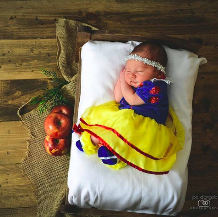 <p>Snow White yang satu ini udah makan apelnya belum ya? Kok udah tidur. Hi-hi-hi. (Foto: Instagram/@joedangelophotography)  </p>