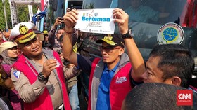 Sandi Sebut Spanduk Klaim Tol Cipali Kekanak-kanakan