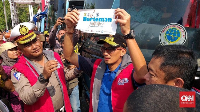 Politikus Partai Gerindra Sandiaga Uno menyebut klaim terhadap tol Cipali melalui spanduk adalah tindakan yang kekanak-kanakan.