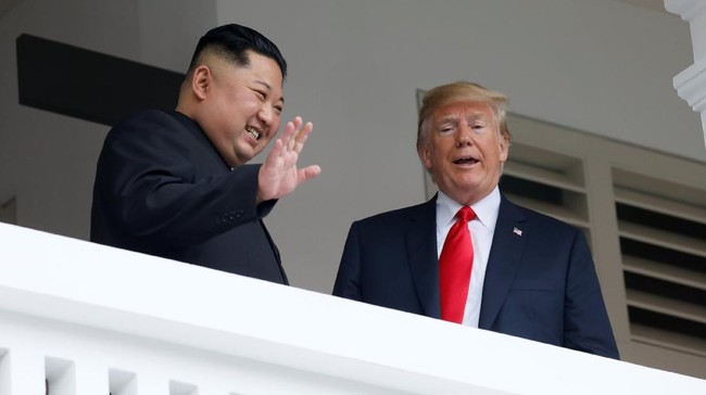 Pertemuan Presiden Amerika Serikat Donald Trump dan pemimpin Korea Utara Kim Jong-un di Singapura mengundang berbagai reaksi netizen dari seluruh penjuru dunia.