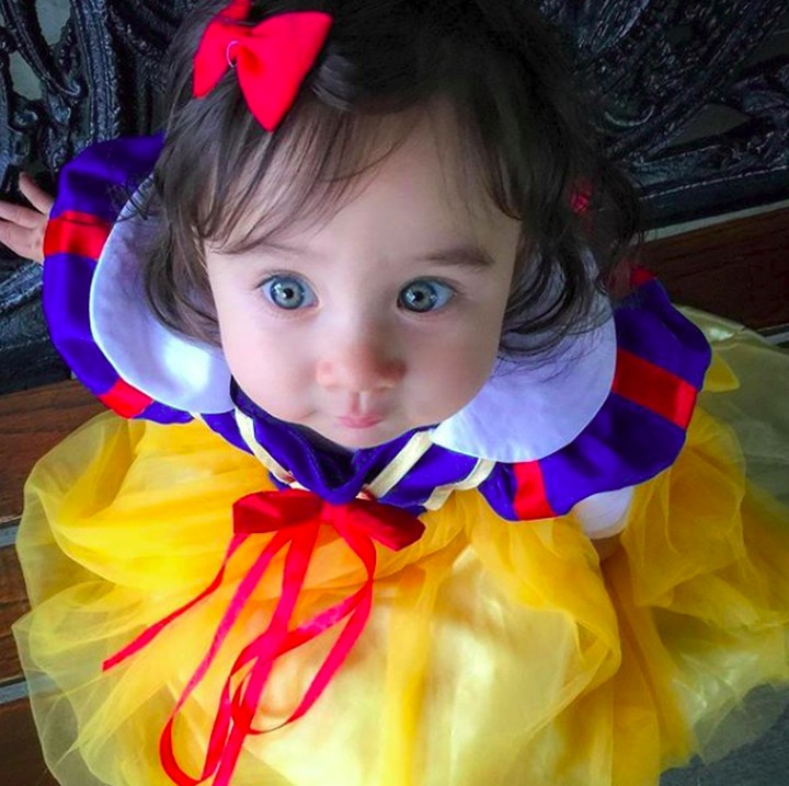 <p>Nah, inilah Snow White bermata biru. Cute banget! (Foto: Instagram/@logan_and_leilani)  </p>