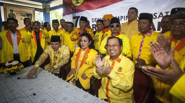 Partai Berkarya besutan Tommy Soeharto mengaku belum menentukan arah dukungan kepada calon presiden manapun, mengantisipasi terbentuknya poros ketiga.