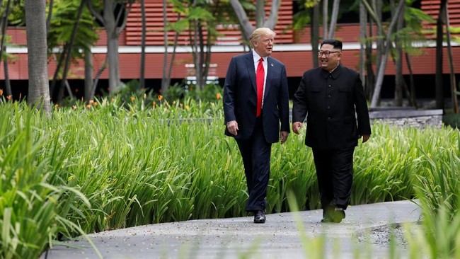 Pemimpin Tertinggi Korea Utara, Kim Jong-un mengirim pesan perdamaian untuk Presiden Amerika Serikat, Donald Trump di pengujung 2018.