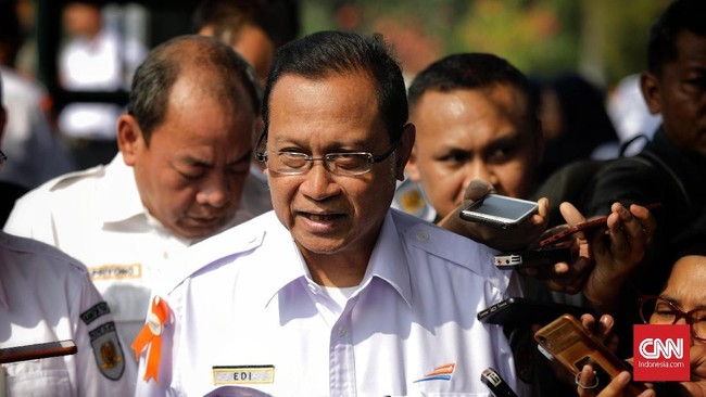 KAI tengah merancang lokomotif berbahan bakar biodiesel 100 persen untuk mendukung upaya pemerintah meningkatkan penggunaan minyak sawit di sektor transportasi.
