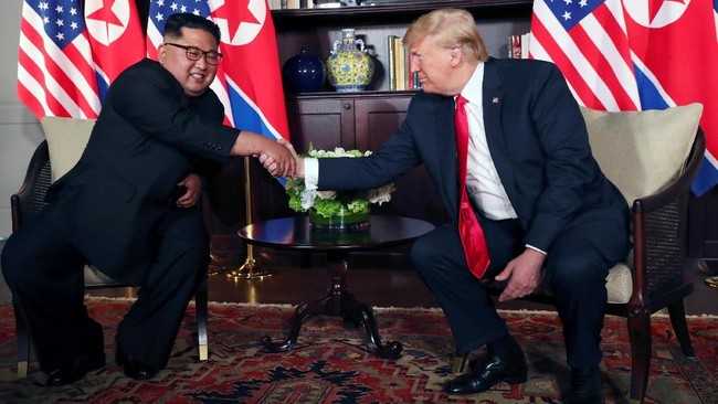Pemimpin Korut Kim Jong-un menyebut pertemuannya dengan Presiden AS Donald Trump tidak mudah.