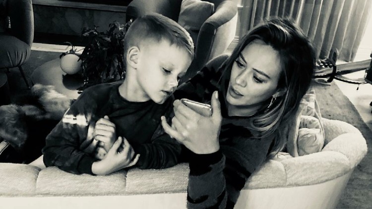 Para selebriti Hollywood melakukan parenting hacks ini. Hmm, apa saja ya?