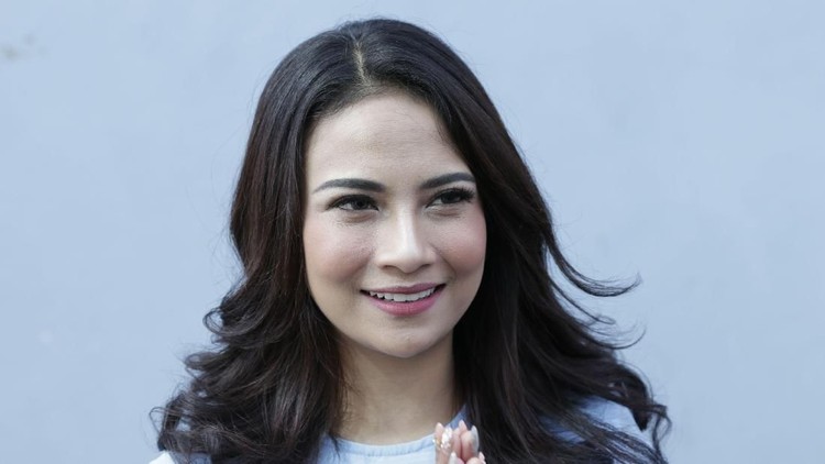 Sang ayah mengungkap jika Vanessa suka merindukan almarhum mamanya. Simak penuturan Doddy yang lainnya, Bunda.