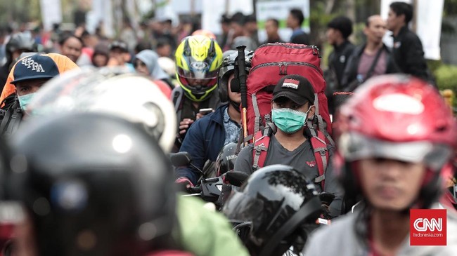 Pemudik dengan sepeda motor diminta untuk lebih waspada terutama yang menempuh perjalanan jarak jauh karena berisiko menimbulkan kecelakaan.