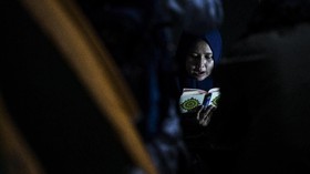 FOTO: Mengejar Berkah Lailatulkadar dari Dalam Tenda