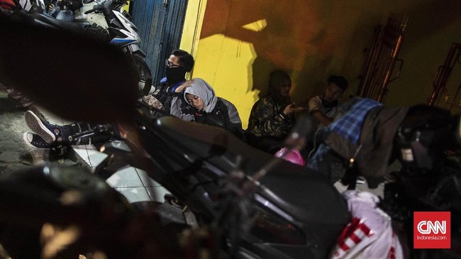 FOTO: Mereka yang Hendak Berlebaran Lewat Kalimalang
