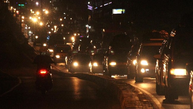 Menhub Budi Karya Sumadi menghimbau pemudik tidak hanya bertumpu pada tol. Jika Cipali macet, pemudik disarankan lewat pantura.